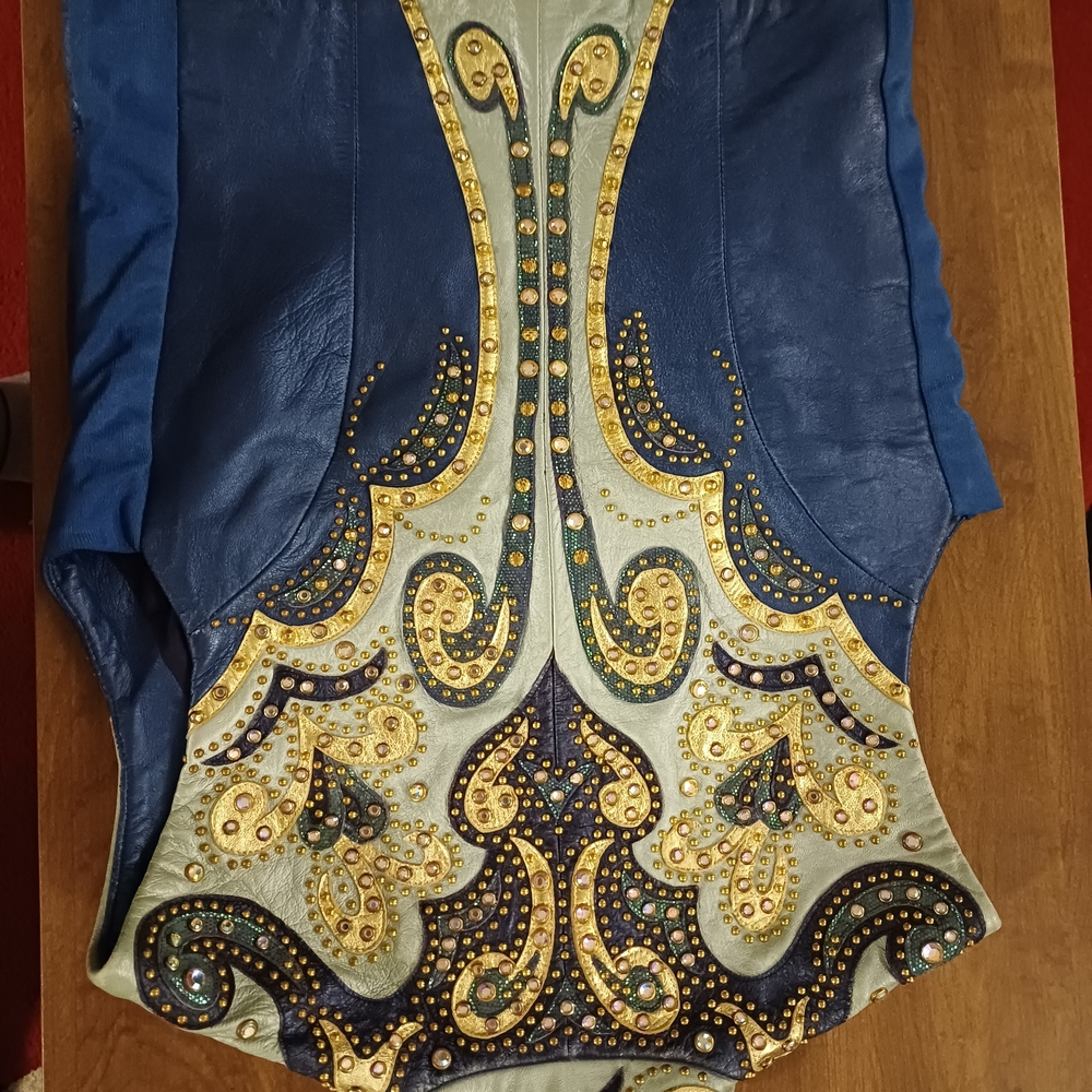 Showtime Collection Leather Rhinestone Vest - Picture 4 of 7
